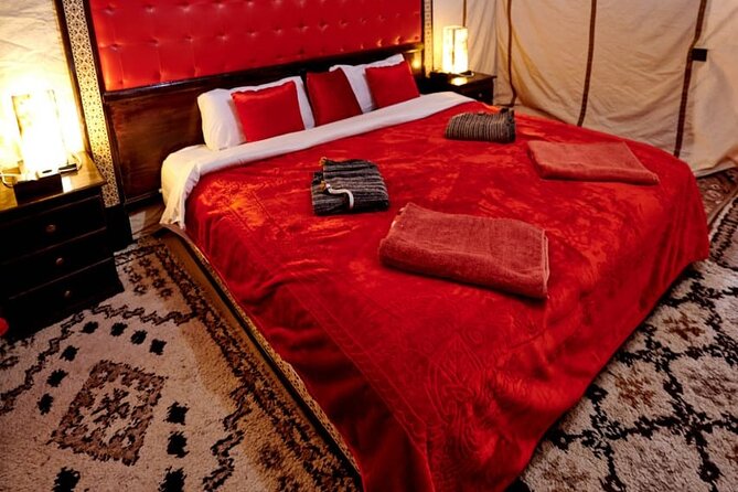1 night Camel Treking in Merzouga Desert Luxury Camp - Dinner, drums, and the cold after sunset