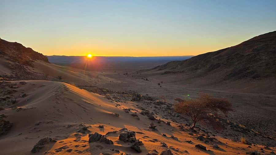 2-Day Excursion Marrakech to Ait Ben Haddou & Zagora Desert - From Marrakech to the red walls of Ait Ben Haddou