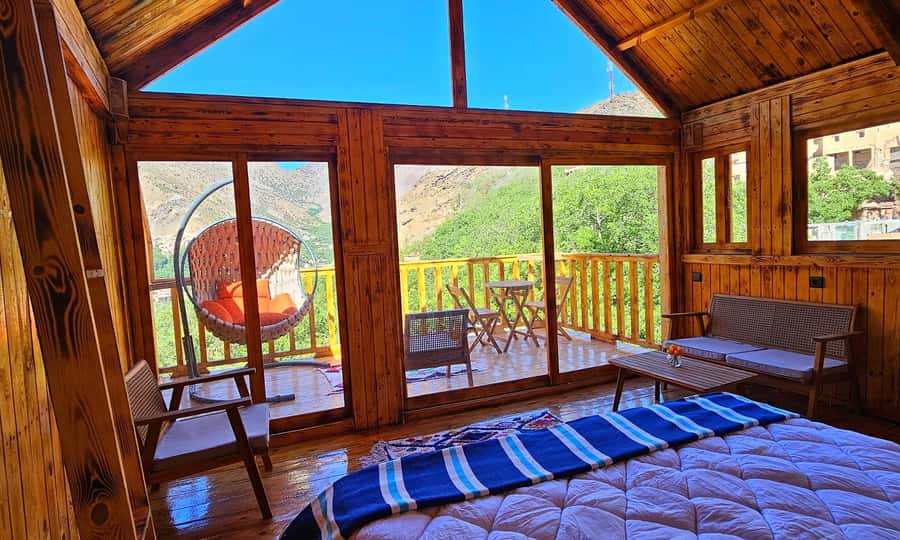 2 Days Desert Agafay and Atlas Mountains Trek From Marrakech - Food and village hospitality in the mountains