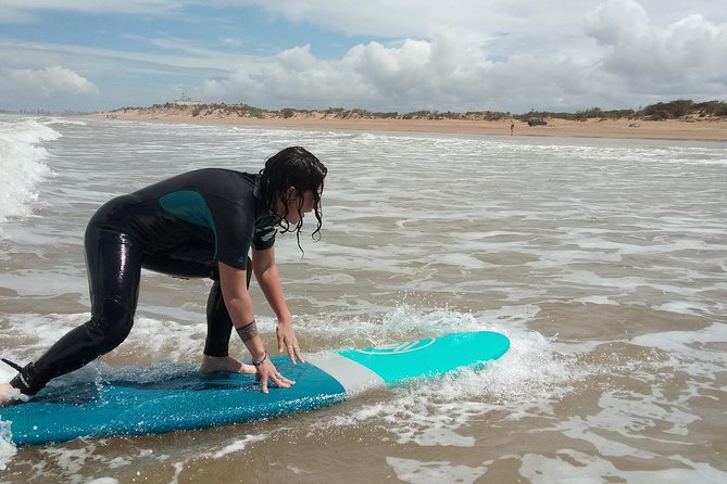 2h surfing in uncrowded spots - Entering the water with an instructor beside you