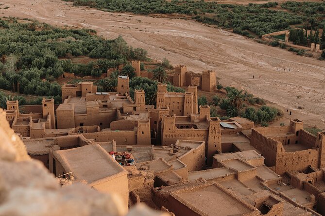 3 days 2 nights Excursion from Marrakech to Marzouga Desert - Food, sleeping arrangements, and what to pack