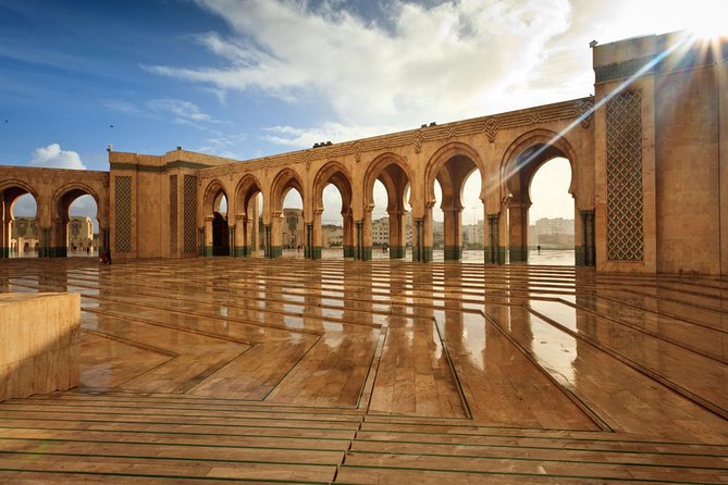 7 Days Discovery The Atlas Mountains & Luxury Sahara Desert From Casablanca - Day 6: Tizi n’Tichka and Marrakech’s red-walled center