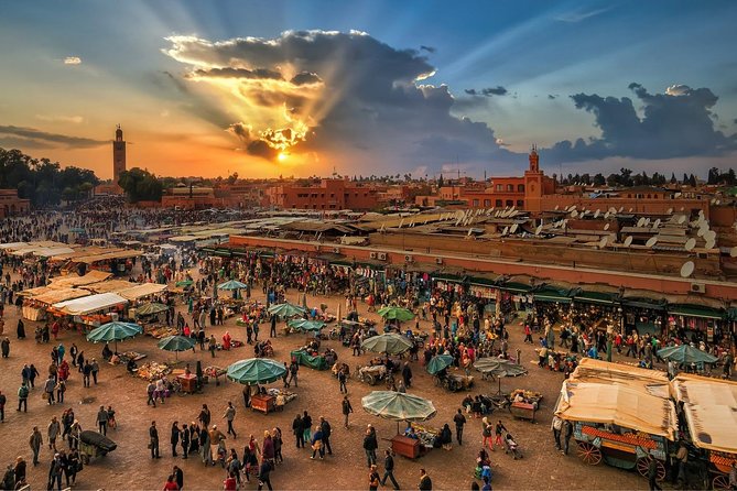 8 - Day Morocco Tour from Casablanca via Chefchaouen & Desert - Casablanca to Chefchaouen: a quick first taste of Morocco