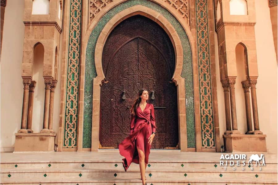 Agadir: City Discovery Tour - Seeing the mosque from the street