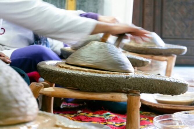 Agadir: Guided city tour with Kasbah and Souk El Had - Guides, vehicles, and the private format