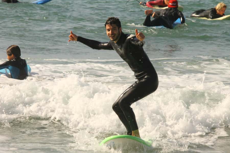 Agadir: Taghazout Beach Surf Lesson with Lunch and Transfer - The longer option: lunch under the umbrellas