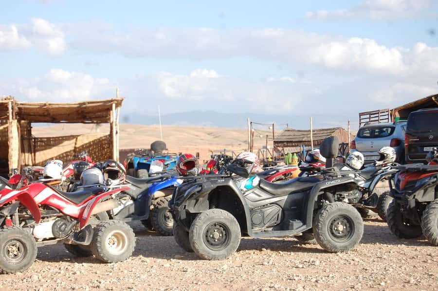 Agafay Desert: Quad Bike Experience with Lunch - Lunch in a Berber tent