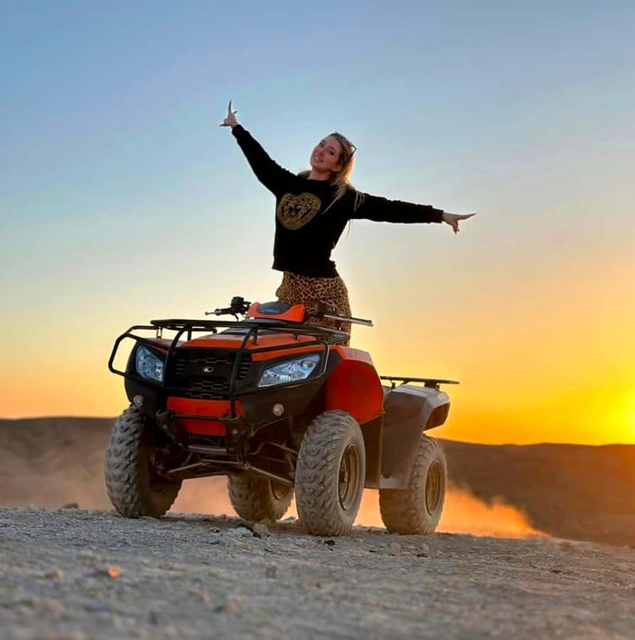 Agafay tour Quade Bike, Sunset and Romantic Dinner Show - The argan oil cooperative stop