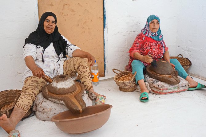 Argan Forest, tea time at a Berbers family & Visit of an Argan cooperative. - Tea with a Berber family