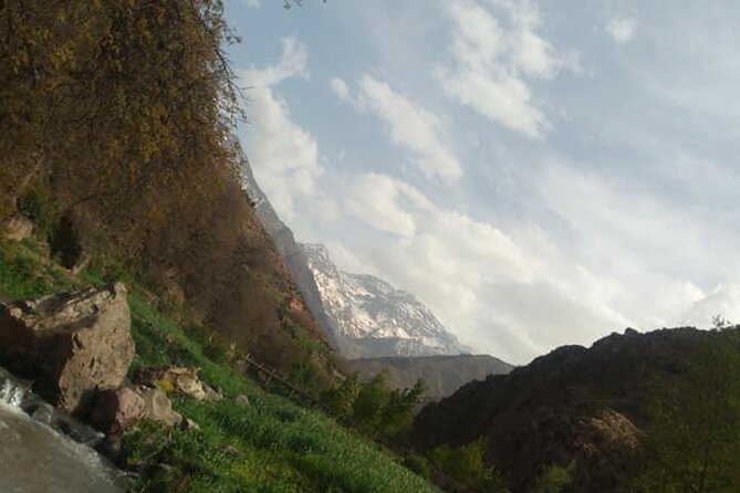 Atlas Mountains ourika valley Guided Tour - The walk back toward Marrakech