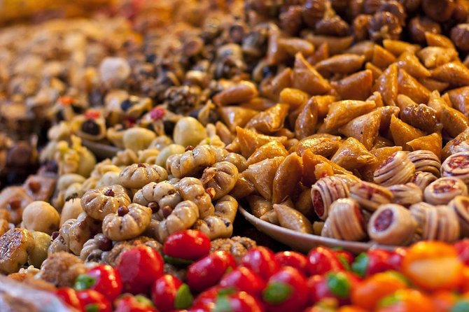 Authentic Moroccan Food Tour in Marrakech with Dinner - The herbalist stop deserves a clear warning