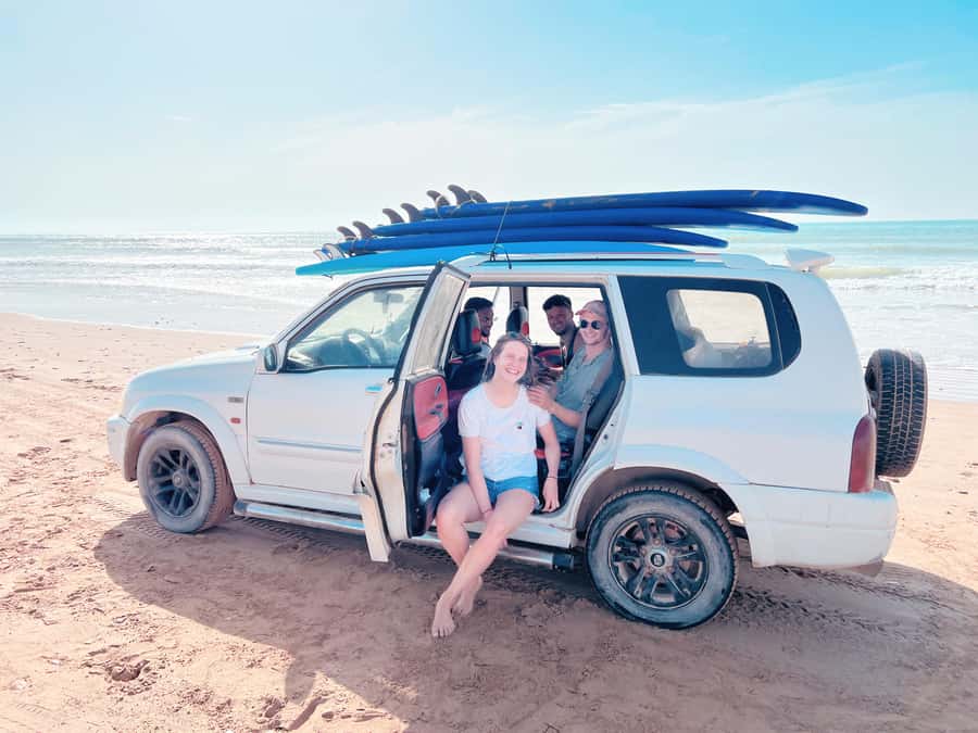 Beginners friendly surf in nice spots - A gentle first step into surfing