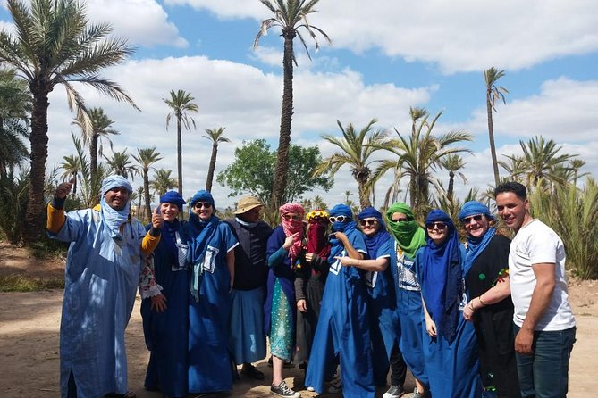 Camel riding in marrakech - The guide service and group size