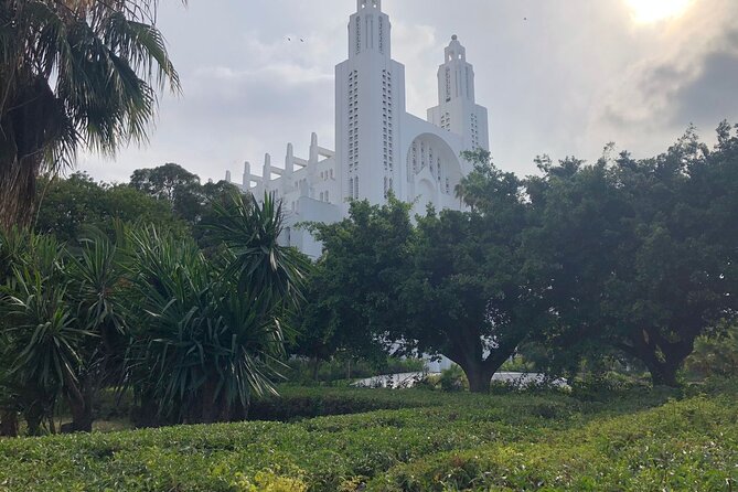 Casablanca and Morocco Shared Walking Tour with Licensed Guide - Mohammed V Square and Casablanca’s Art Deco center