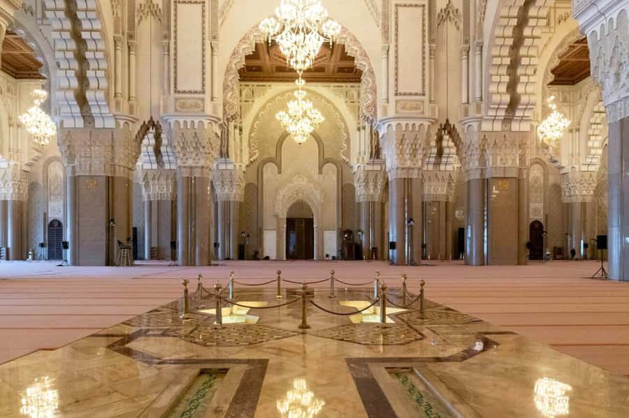 Casablanca City Tour with Hotel Pickup and drop off - What the vehicle and guide arrangement means