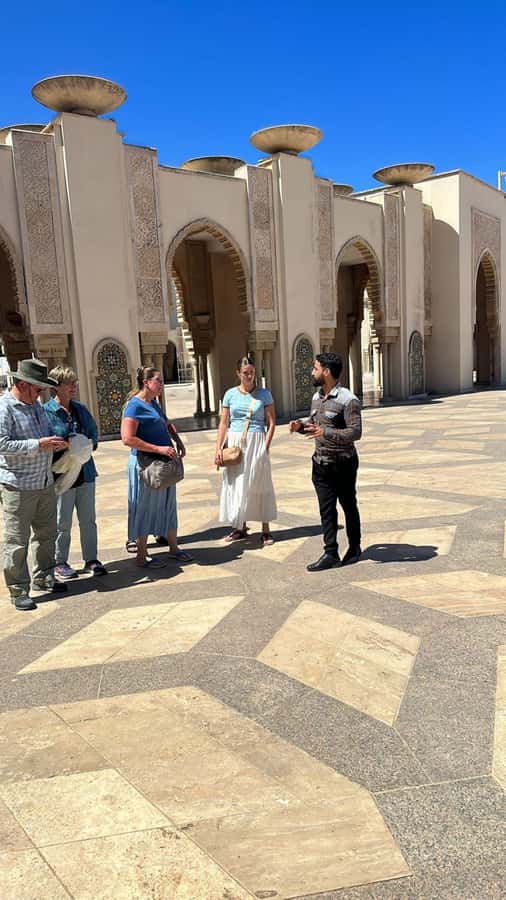 Casablanca day trip from the cruise ship passenger. - Palace precinct and Mahkama de Pacha