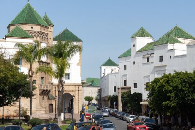 Casablanca Guided Tour with professional guide and lux vehicle - Central Market: a quick look at daily Casablanca