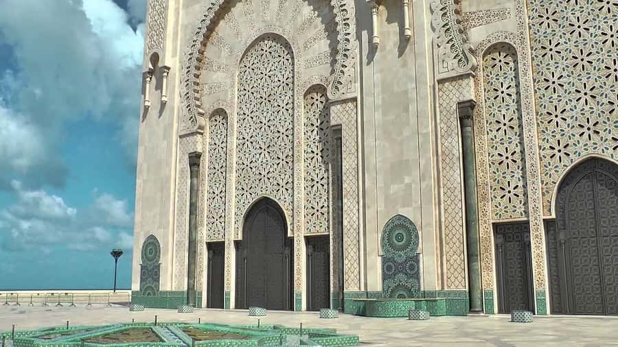 Casablanca: Hassan II Mosque Guided Tour with Entry Ticket - What happens from Casablanca pickup to the mosque