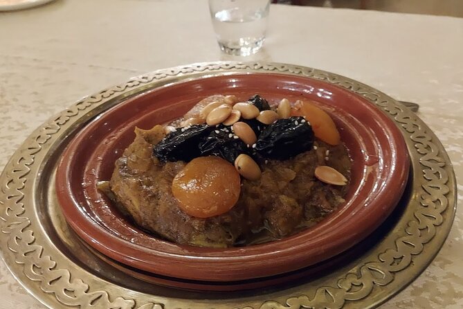 Casablanca Night Tour with Andalusian Dinner Show - Walking through the Old Medina