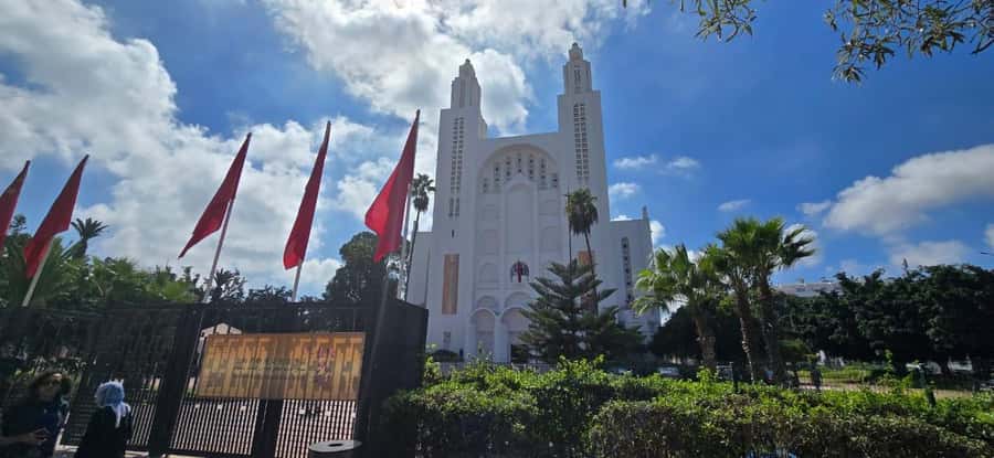 Casablanca: Private Guided Tour with lunch - Mohammed V Square and the city center