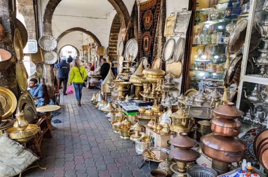 Casablanca: Traditional Souks Shopping Private Tour - The rug presentation and the pressure to buy