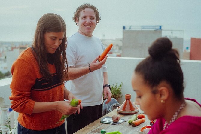 Cooking the Moroccan Way, Tamraght - Cooking lemon chicken tagine and other North African dishes