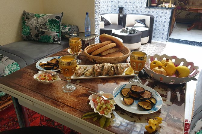 Cours de cuisines chez l'habitant - Shopping the souk with Abdul