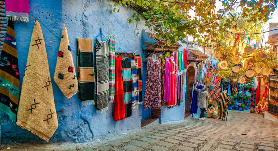 Day Tour to Chefchaouen from Fes with Local Expert - A short guide, then room to roam