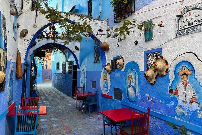 Day Trip to Chefchaouen From Fez with Local Expert - Entering Chefchaouen’s blue medina