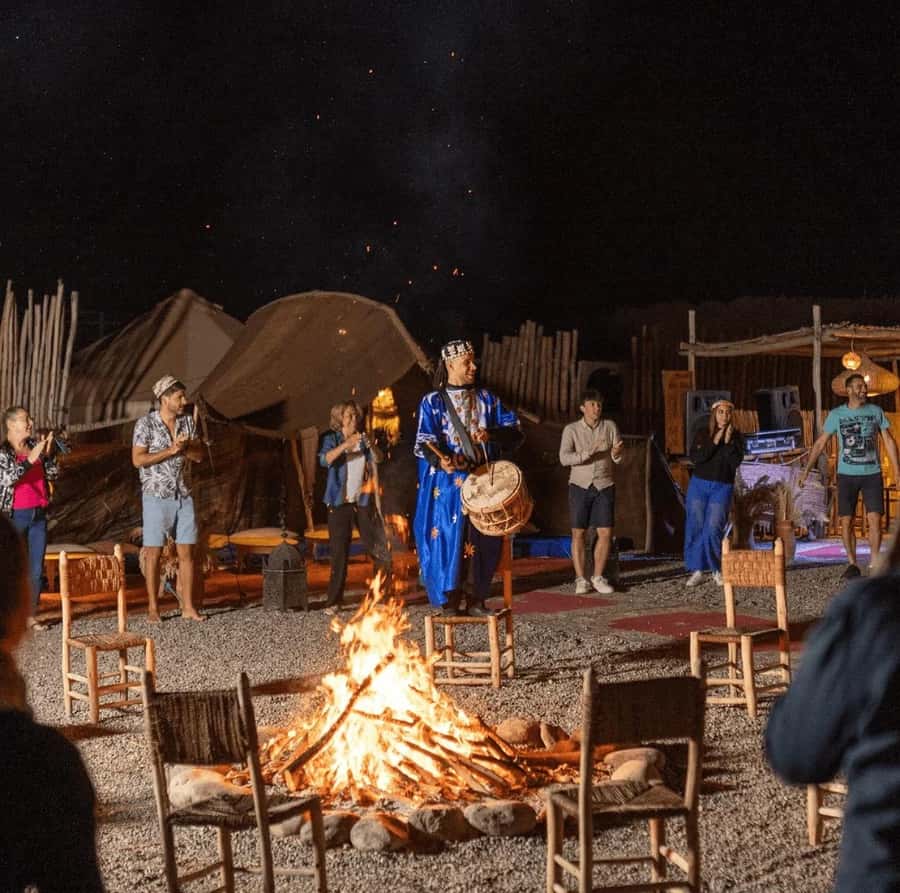 Dinner show in agafay Desert 1h quad bike & 20 min camels - The one-hour quad ride across rocky desert tracks