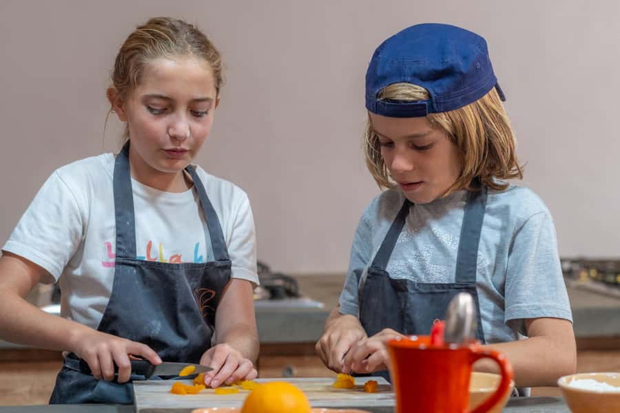 Essaouira: Moroccan pastry workshop - The take-home pastry box is a real advantage