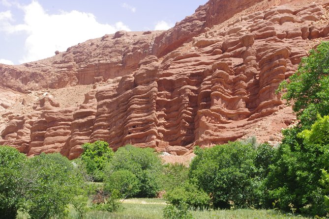 Excursion to Gorge Dades and Canyon Fingers of Monkey Morocco - Meeting People Along the Dades Valley