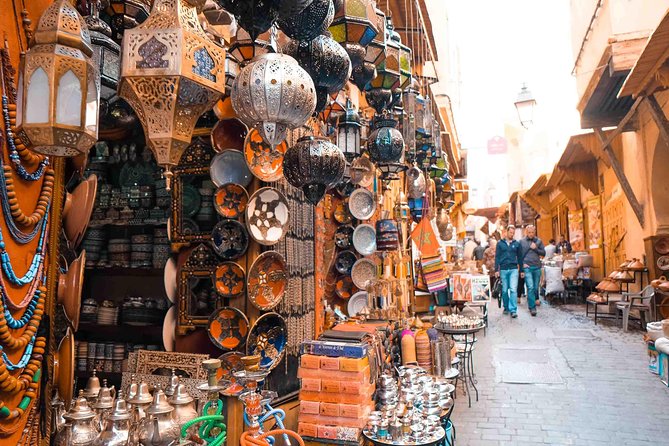 fes medina guided tour - The 10 a.m. pickup and the first drive
