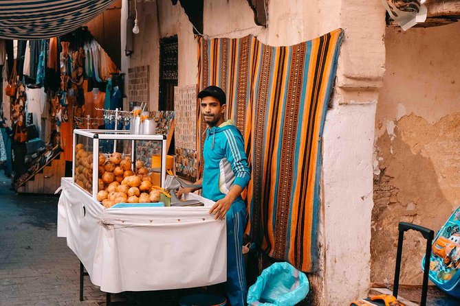 fes medina guided tour - Entering the souks and the UNESCO-listed medina