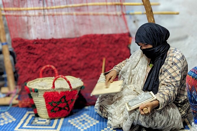 Fes To Marrakech : 3 Days Tour Via The Desert Of Merzouga & Camel - Guides, drivers, and the private format