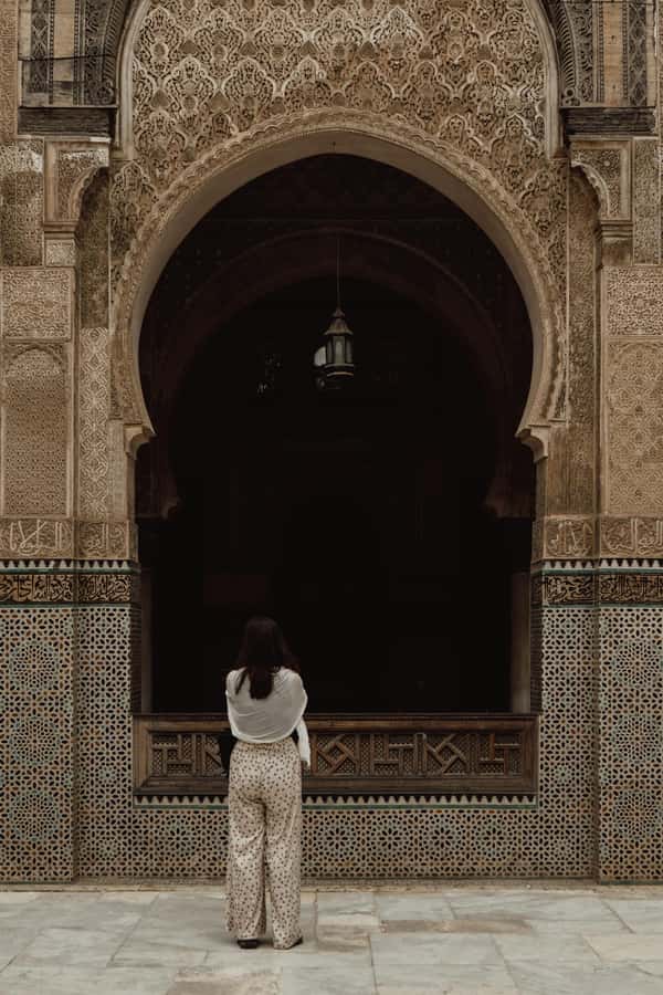 Fez: Guided Walking Tour of the Historic Medina - Souks, food stalls, and daily life