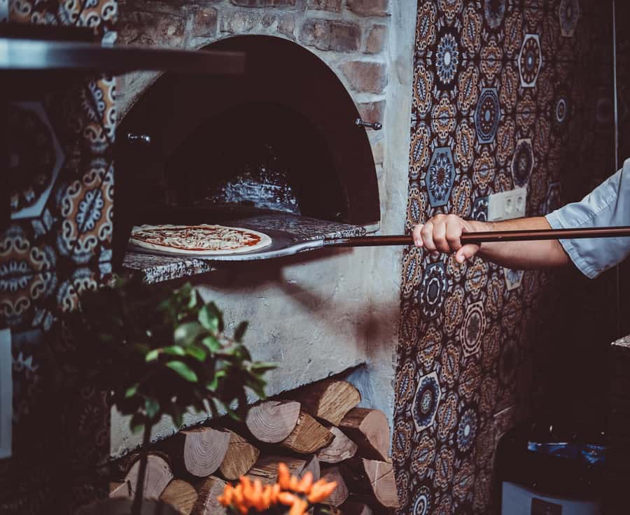 Fez Medina: Local Cultural Highlights Guided Tour - Souks, tanneries, and Al Quarawiyyine