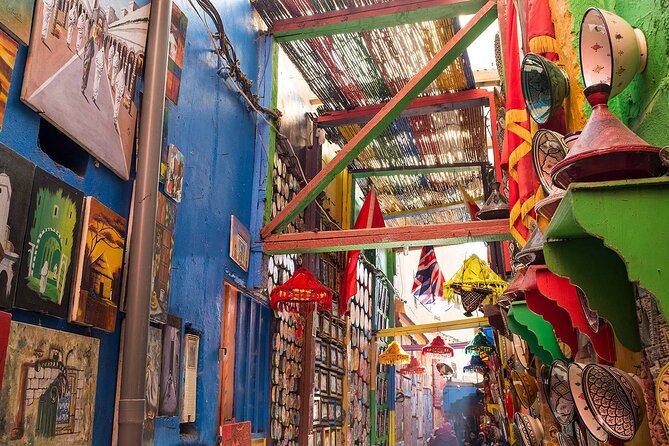 Fez Tour Experience - Bab Boujloud, the blue entrance to Fez