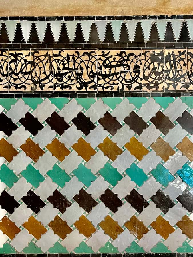 Friend tour guide to Fes Medina private walking tour - Languages, meeting details, and cancellation terms