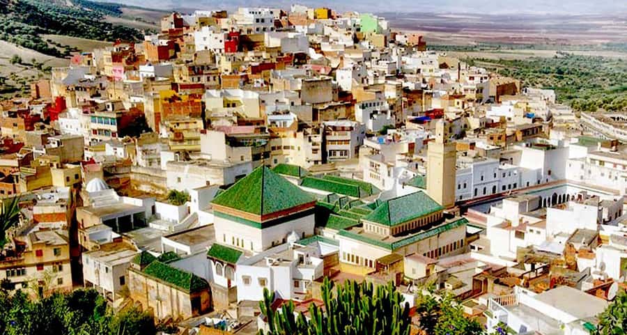 From Fes: Volubilis, Moulay Idriss, & Meknes Full-Day Trip - The morning road from Fes