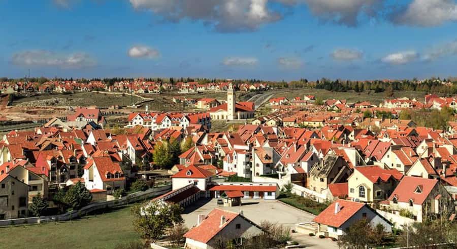From Fez: Middle Atlas Day Trip with Ifrane National Park - Ain Vital viewpoints and the mountain road