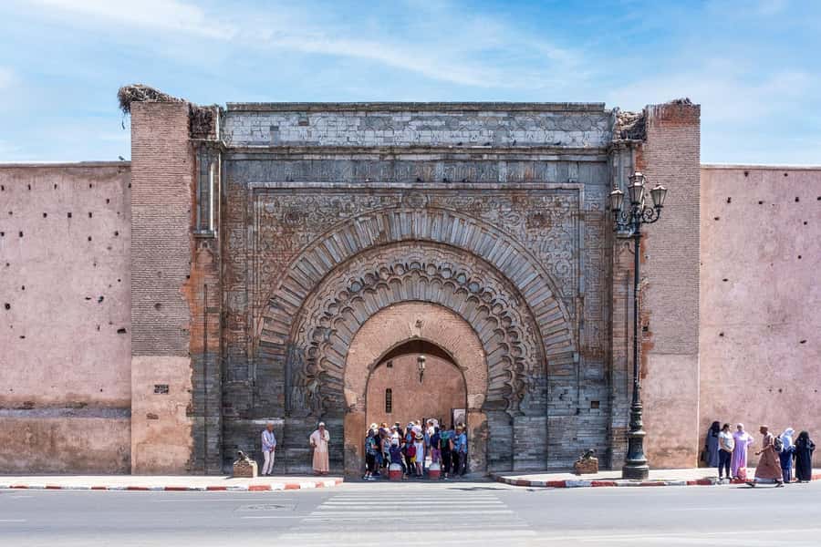 From Fez: Volubilis, Moulay Idriss and Meknes Full Day Tour - Taking a lunch break on your own