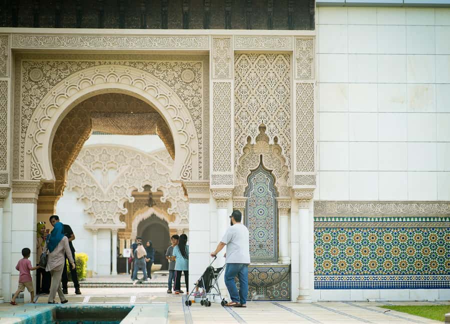 From Marrakech: 4-Day Journey Imperial Cities & Chefchaouen - Who will get the most from this four-day trip?