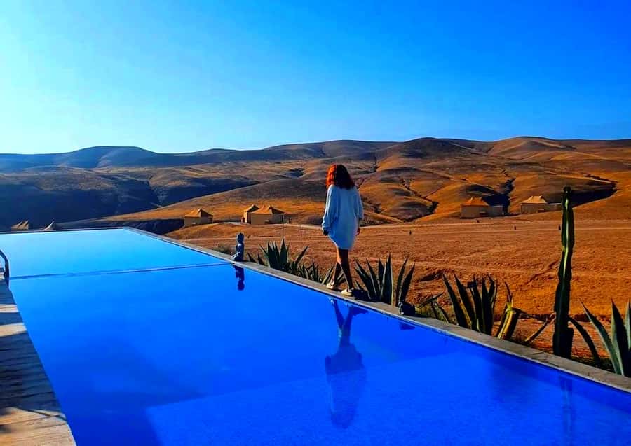 From Marrakech: Dinner show in Agafay Desert & Sunset Quad - Quad biking brings the most energy