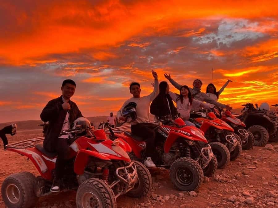 From Marrakech: Dinner show in Agafay Desert & Sunset Quad - A short stop for photographs and mint tea