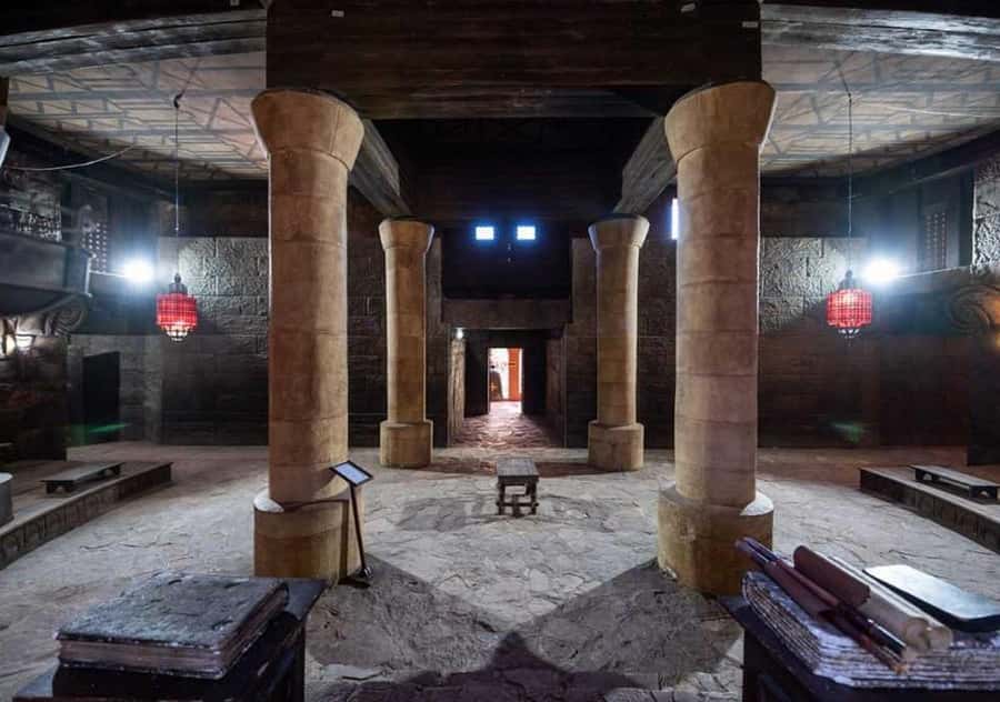 From Marrakech: Ouarzazate & Ait Benhaddou Guided Day Trip - Walking Through Ait Benhaddou