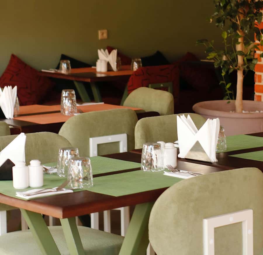 From Marrakech: Rooftop Dinner & Romantic Medina Views - Live music and the cultural performance