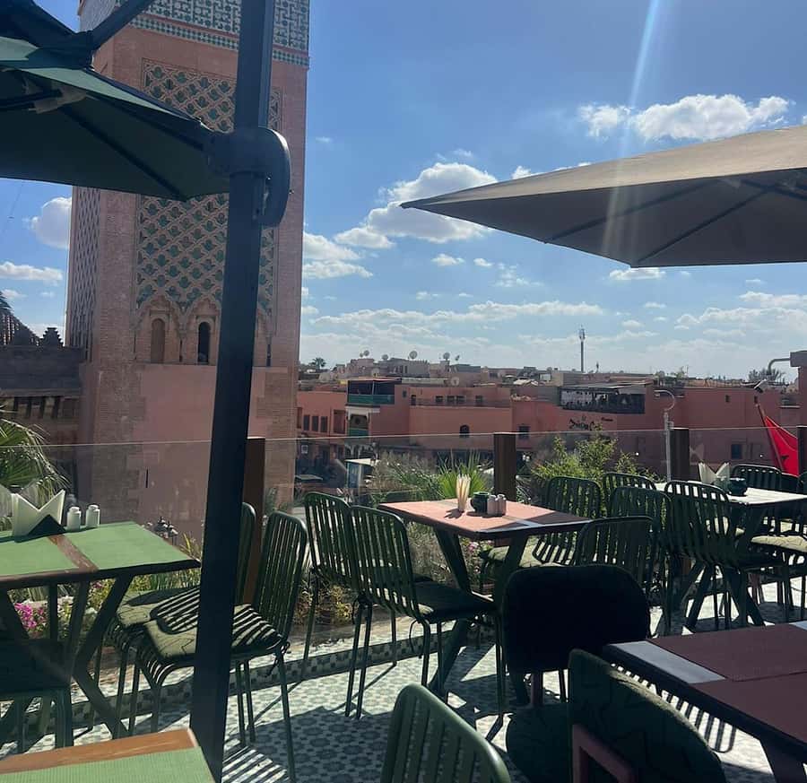 From Marrakech: Rooftop Dinner & Romantic Medina Views - Who will enjoy this rooftop evening most?