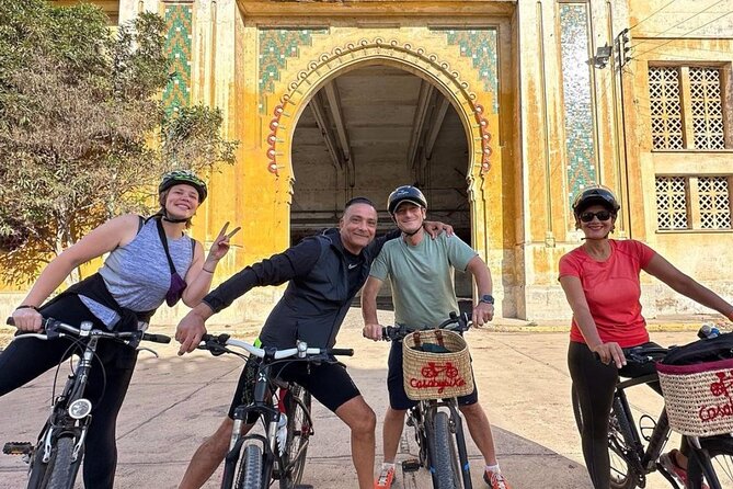 Guided Cycling Adventure in Casablanca with Licensed Tour Guide - A quiet pause at Parc de la Ligue Arabe