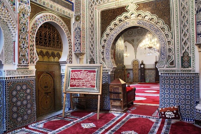 Half Day Guided Walking Tours on The Medina of Fez - Why a private walk helps in Fez Medina